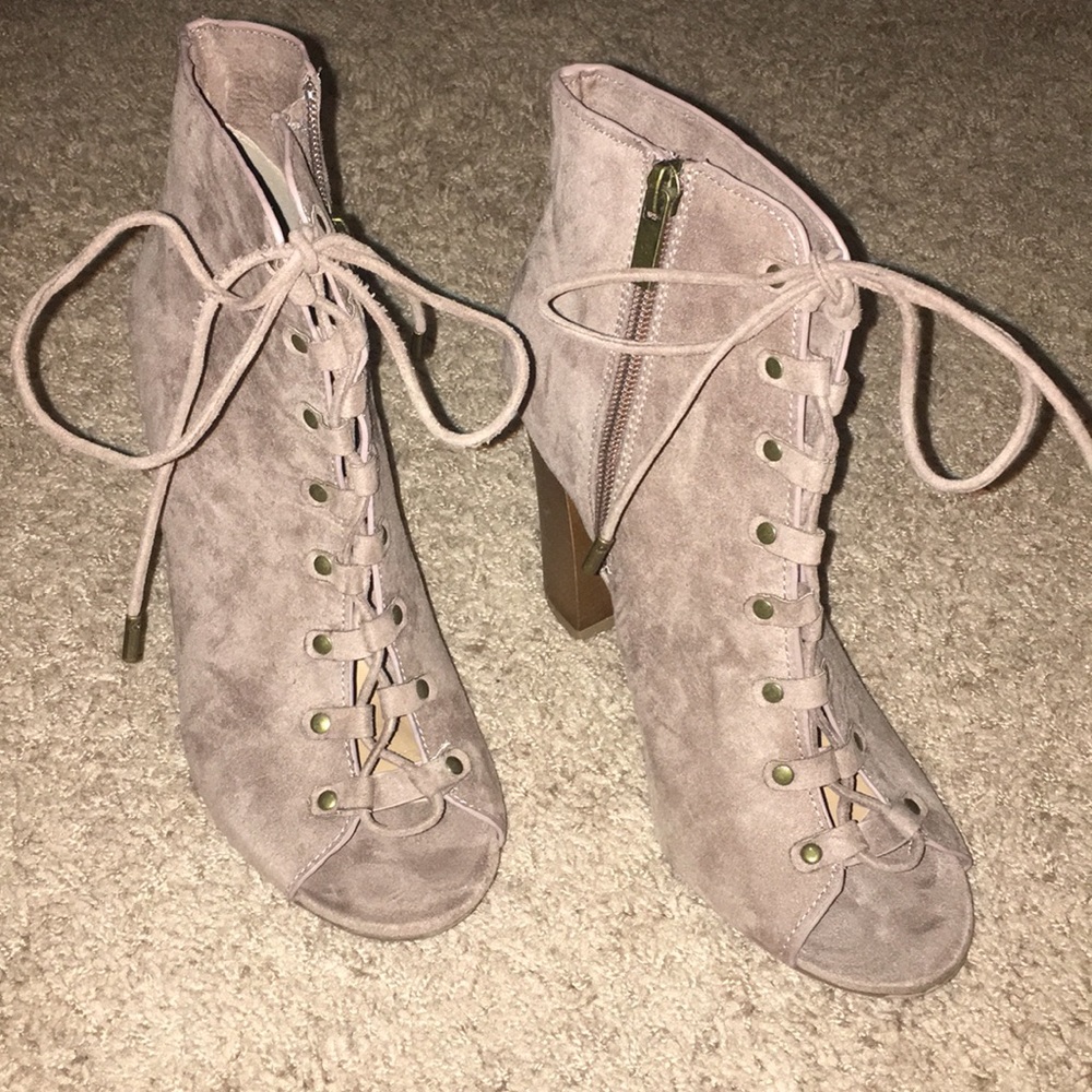 Tie up bootie